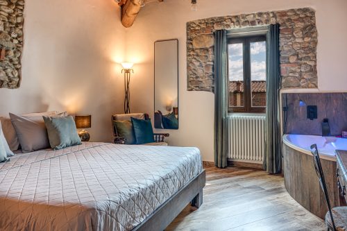 Luxury Chianti Road - 3BR Free Parking