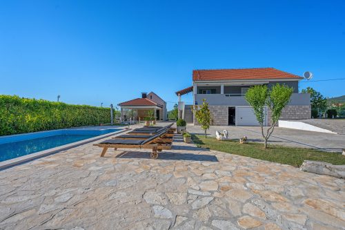 Pool Villa Marija