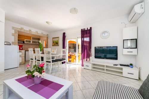 Pool & Jacuzzi Home NadaLina