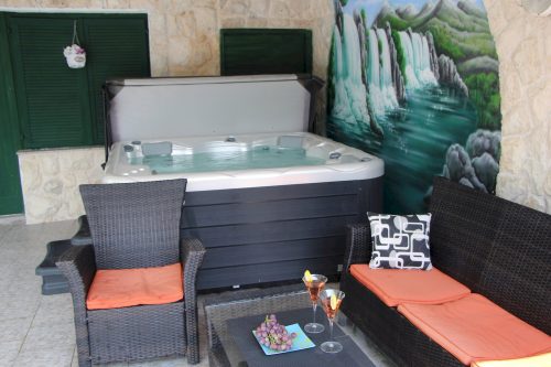 Pool & Jacuzzi Home NadaLina