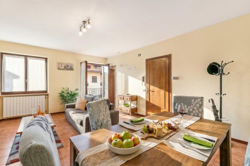 Sunrise in Baveno: Apartment for 4 with Balcony