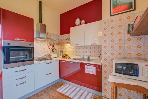 Connie's Apartment Modern 2BR, Private garden, Mountain Views in Monvalle