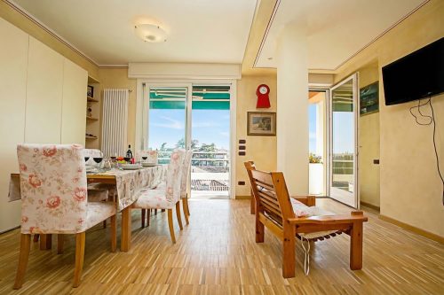 Casa Bel Tramonto - Lakeview Apt + Beach Access