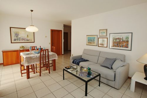 Appartamento Emma with Terrace near the Lake