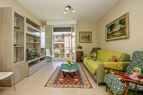 Villa Mimosa Near Desenzano Old Town Apt 2 Parking, A/C, WiFi