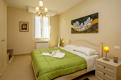 Villa Mimosa Near Desenzano Old Town Apt 2 Parking, A/C, WiFi