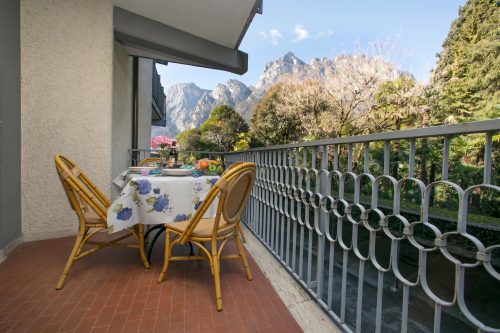 Riva Lago e Spiaggia Apartment with Balcony and Parking