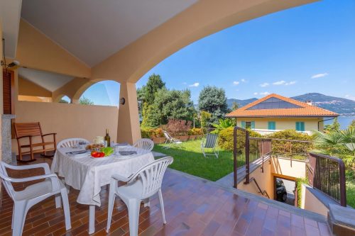 Sunset in Ranco: Lakeview Townhouse with Private Garden