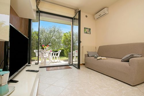 Casa Kristall Lago - Walk to Lake 1BR Apt. 2 Pools, Sleeps 4