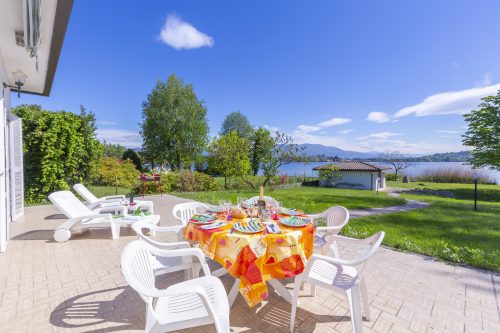 Villa Martine Au Bord Du Lac with Garden