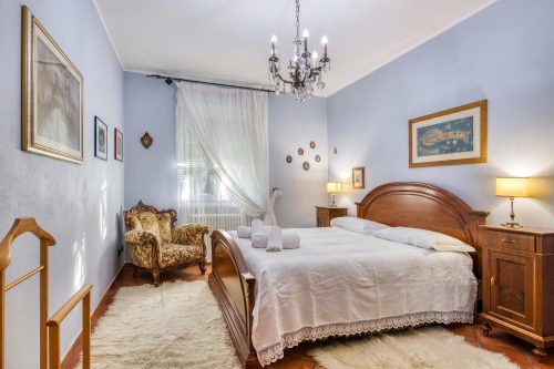 La Casetta Sull'Albero - with Balcony, Garden & Parking