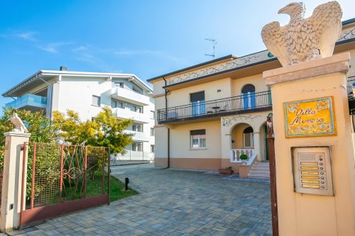Villa Mimosa Near Desenzano Old Town Apt 4 Parking, A/C, WiFi