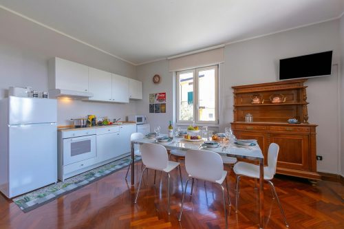 La Maison Fleurie Appt Girasole 2BR Terrace + Free Parking