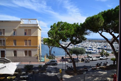 Sunrise Apartment Seaview 100m to Beach