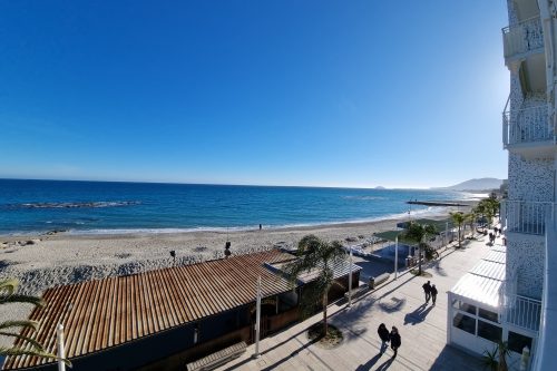 Tre Balconi Sul Mare - Beachfront Sea-View Apartment