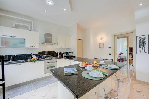 Silvy Apt Salò | Charming & Near Center