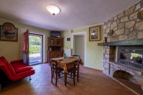 Appartamento Ciliegia in Tuscan Hills with Shared Pool
