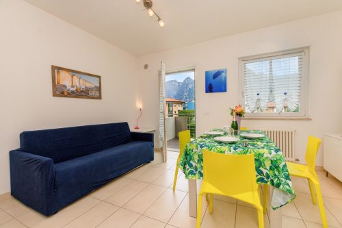 Torbole Relax, Pool & Balcony Apartment 2