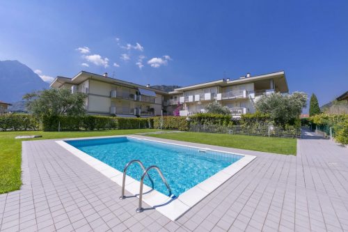 Torbole Relax, Pool & Balcony Apartment 2