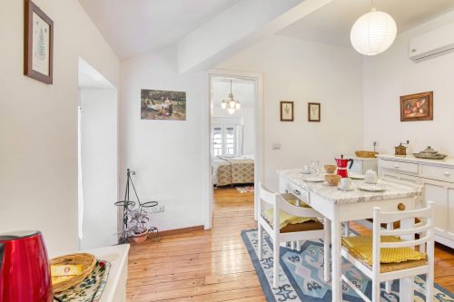 Piccolo Mondo Antico: Stresa 2BR Apartment with Lake View