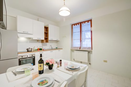 Villa Fiorita - Apt 1 - Violetta near lake, shops & AC