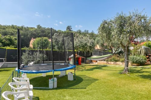 Villa Teresa Apt Lake Garda View 2BR + Pool (Sleeps 6)