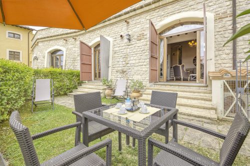 Acetaie Apartment with Shared Pool for 4 | Relax in Nature