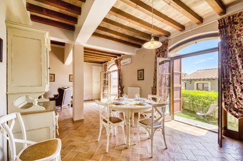 Acetaie Apartment with Shared Pool for 4 | Relax in Nature