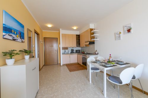 Kristall Lago Pool-View Apartment + Balcony