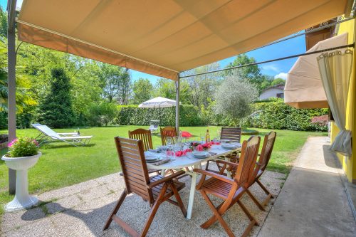 Villa La Dolce Vita: Lake Maggiore 3BR, Fenced Garden, Parking near Beaches