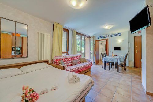 La Marmotta Ski in/ski out - Studio with Terrace