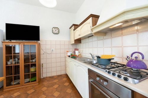 Charming La Gelosia Few Min From Lake: 2BR Monvalle Apartment