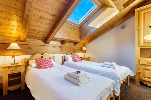 V Balme 22: Beside Ski Lift; Pool, Sauna & Gym