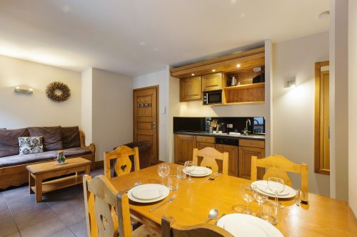 V Buet 33: Beside Ski Lift; Pool, Sauna & Gym