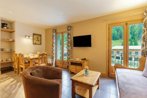 V Buet 33: Beside Ski Lift; Pool, Sauna & Gym