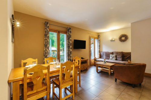V Buet 33: Beside Ski Lift; Pool, Sauna & Gym