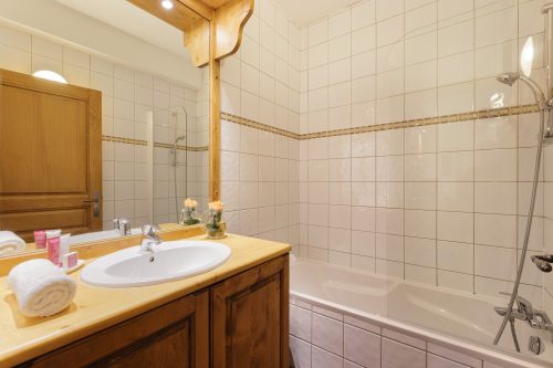 V Buet 01: Beside Ski Lift; Pool, Sauna & Gym
