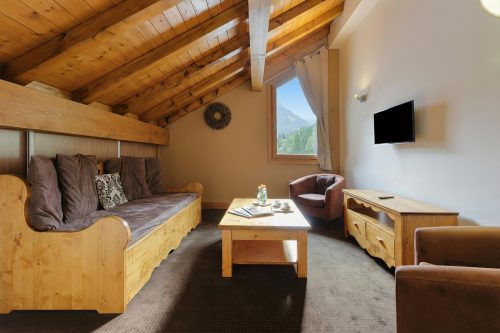 V Buet 52: Beside Ski Lift; Pool, Sauna & Gym