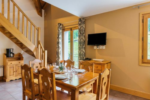 V Buet 53: Beside Ski Lift; Pool, Sauna & Gym