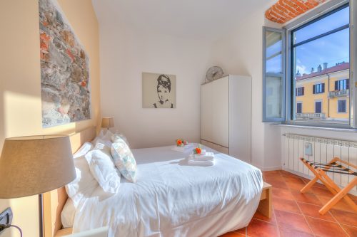 La Dolce Vita Pied dans L' Eau: Balcony and A/C