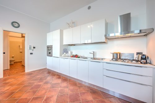 Incanto Sul Lago: Arona Lakefront Apartment with A/C