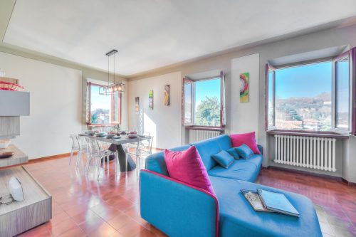 Anita Lake, 2BR Retreat w/ Shared Pool and Gym