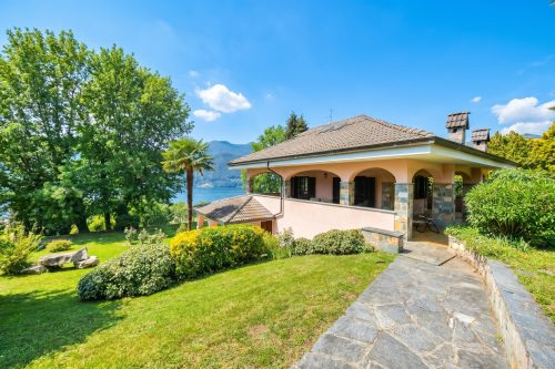 Casa Serena: Lake Orta View Porch and Garden