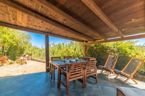 Trilo Debora 2Km From The Beach