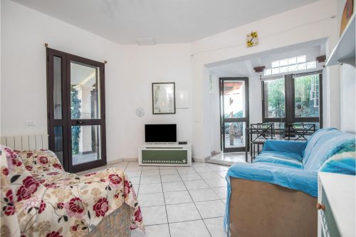 Trilo Debora 2Km From The Beach