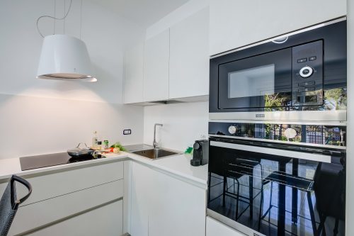 Beachy Vibes- 900m from the beach