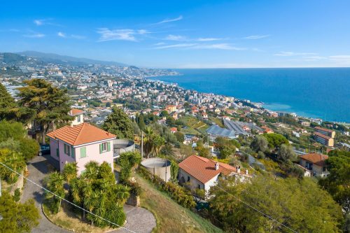 Palms Villa - Sea View Terrace and Parking