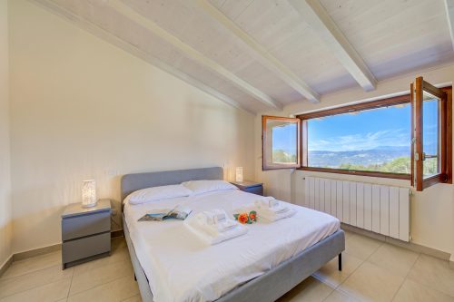 Cottage del Lago: Lake Maggiore Villa with Shared Pool