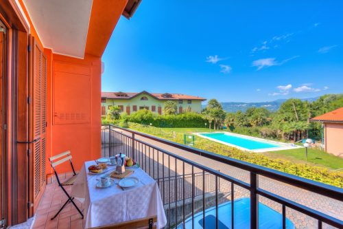Cottage del Lago: Lake Maggiore Villa with Shared Pool