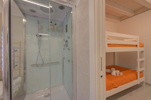 Tulipano Apt - Palazzo Palermo 1817 A/C, 2BR, Sleeps 4